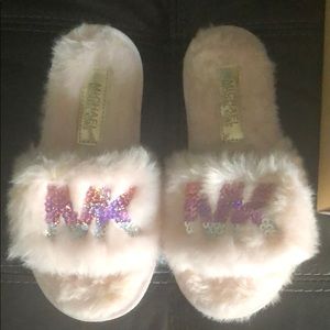 MK Girls Flurry Slippers 13